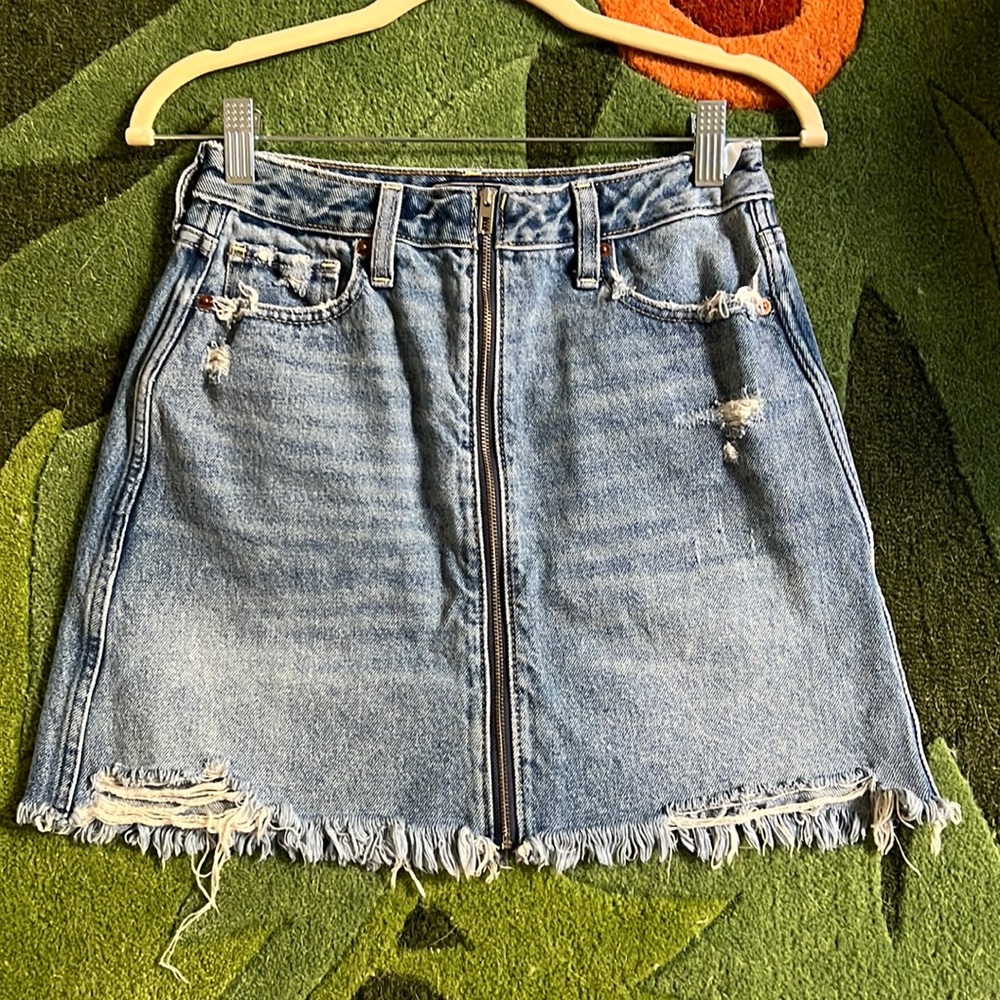 ABERCROMBIE 💙 JEAN MINI SKIRT SIZE 2